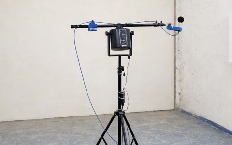 Dům jedním tahem: lehká prefabrikovaná příčka s ověřenou akustikou